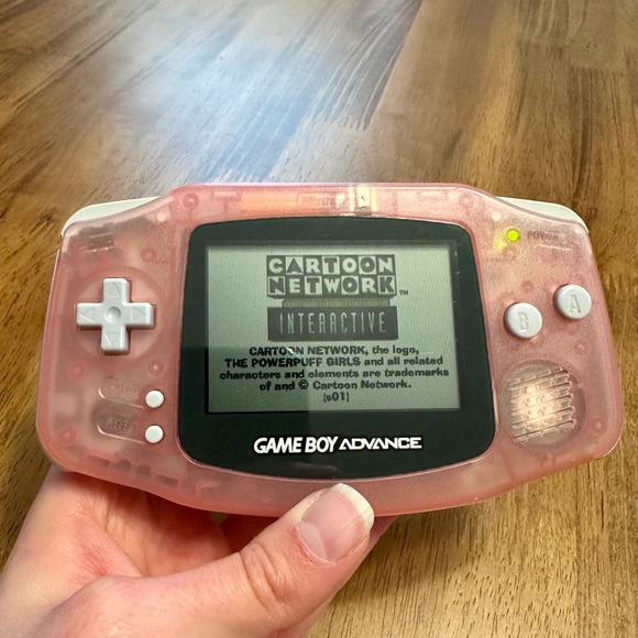 Nintendo GameBoy Advance in Light Pink - Picture 3 of 5